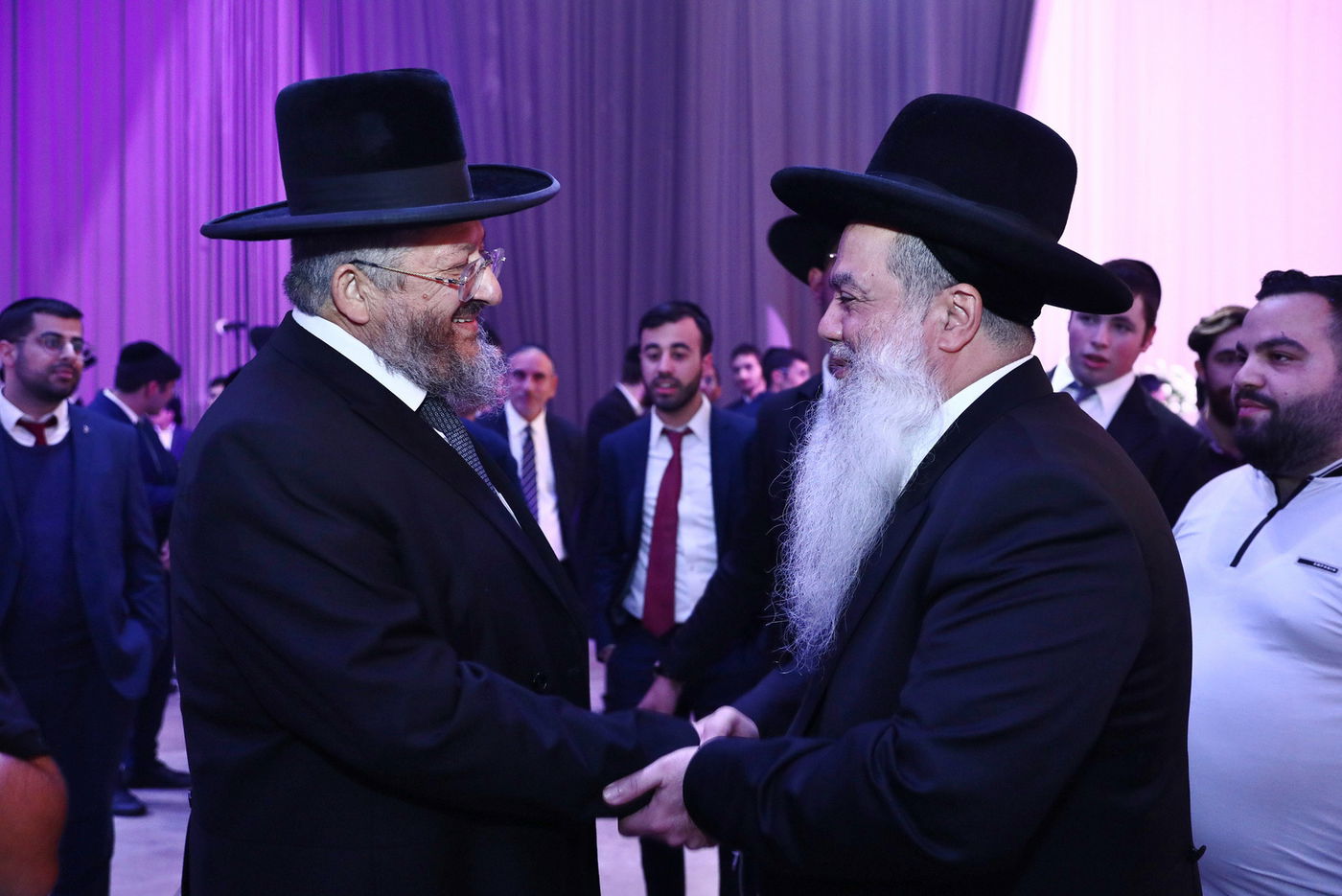 מזכה הרבים הרב יגאל כהן  חיתן את בתו הבכורה • תיעוד