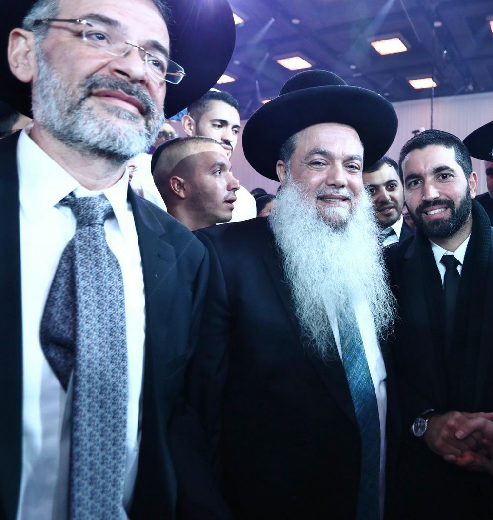 מזכה הרבים הרב יגאל כהן  חיתן את בתו הבכורה • תיעוד