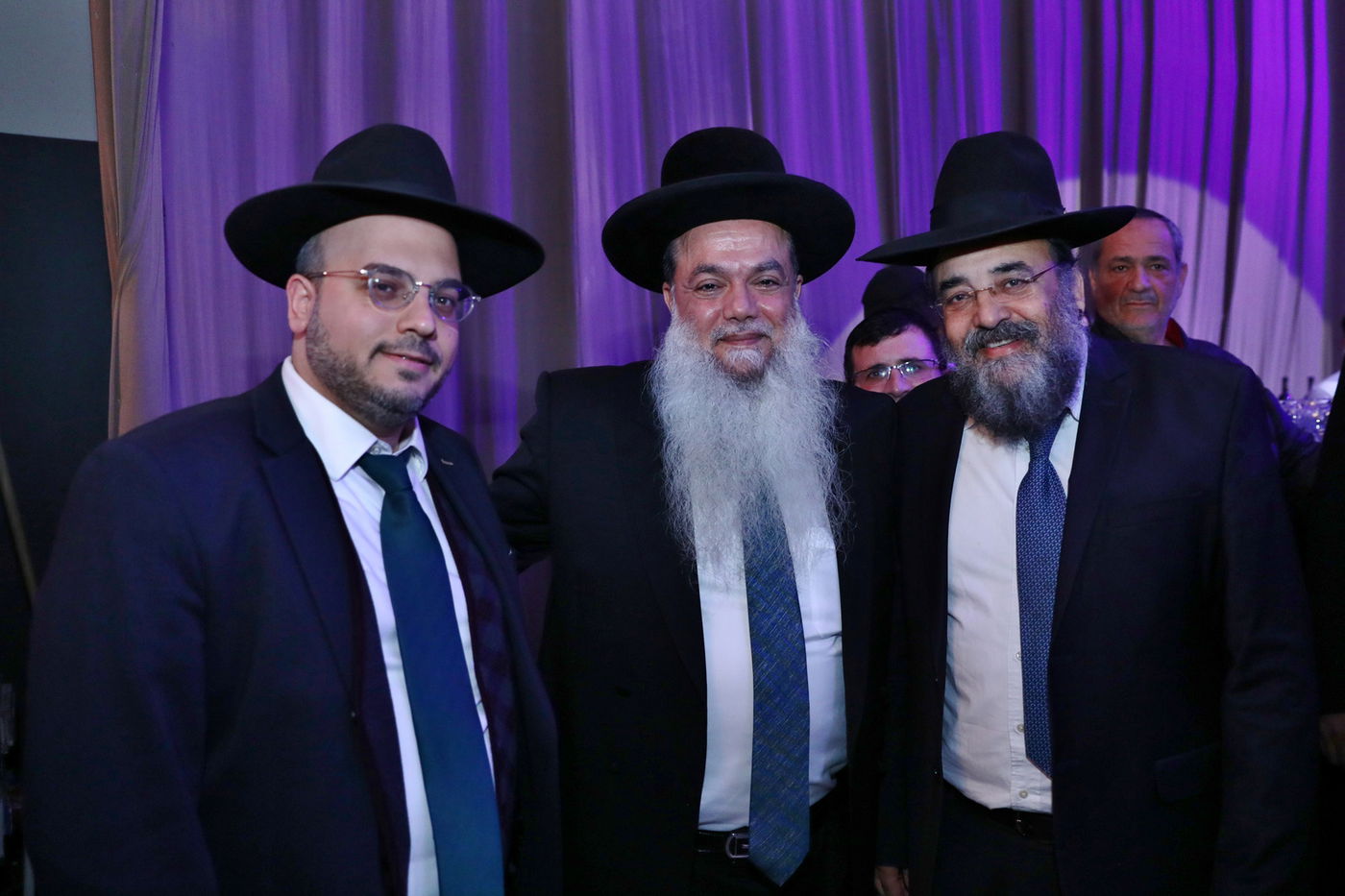 מזכה הרבים הרב יגאל כהן  חיתן את בתו הבכורה • תיעוד