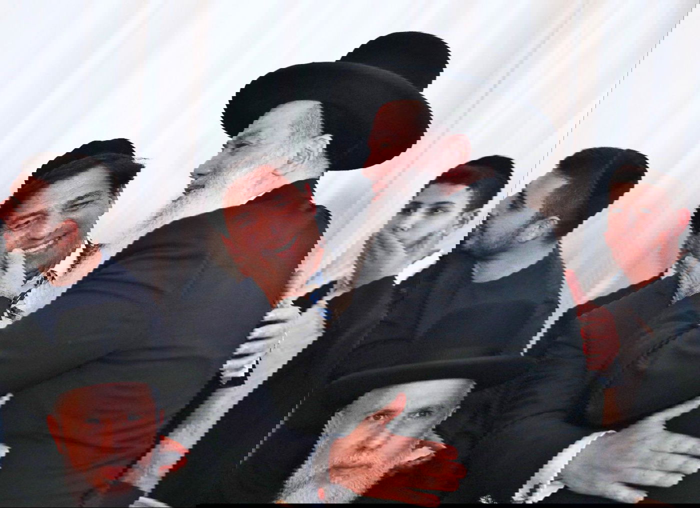 מזכה הרבים הרב יגאל כהן  חיתן את בתו הבכורה • תיעוד