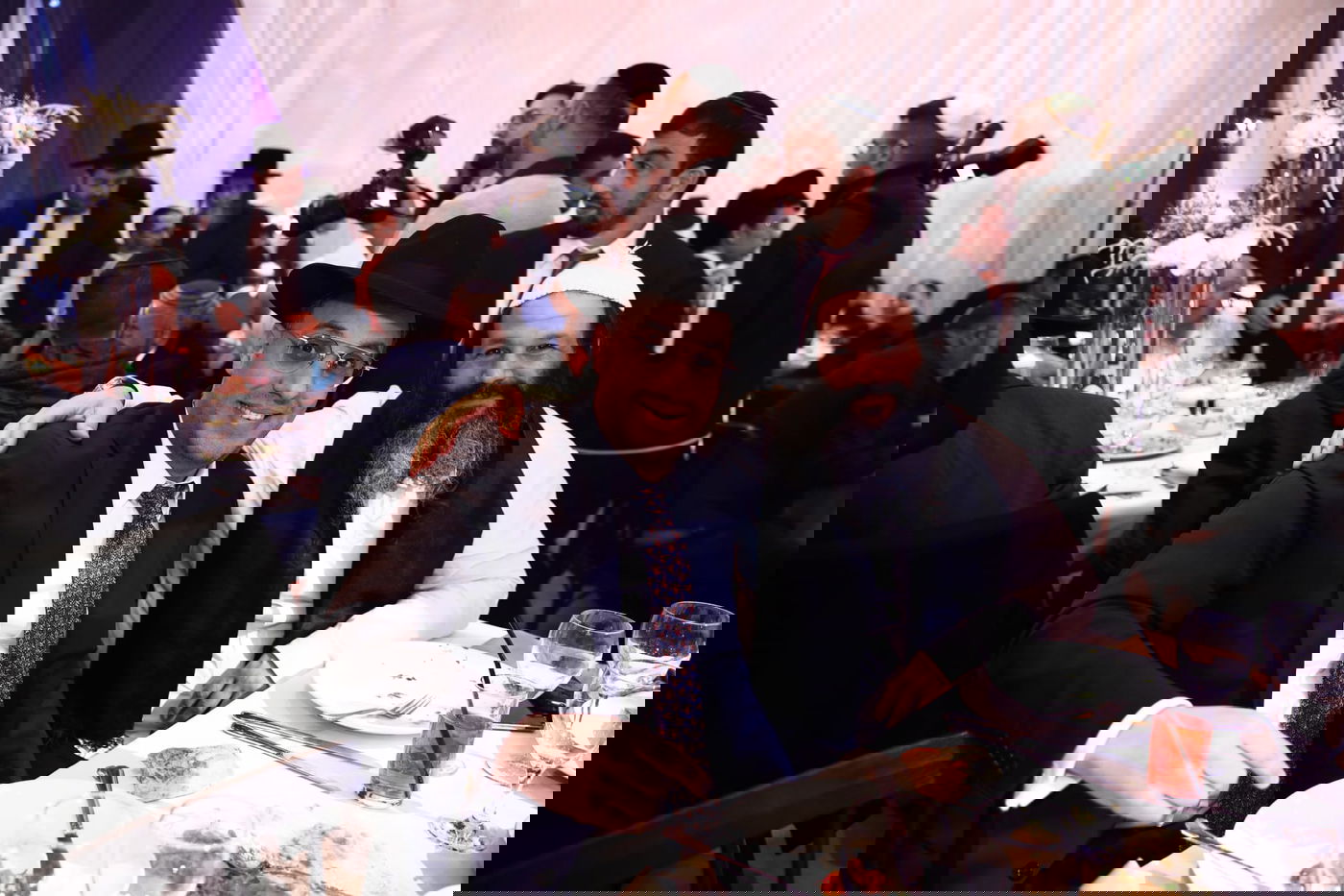 מזכה הרבים הרב יגאל כהן  חיתן את בתו הבכורה • תיעוד