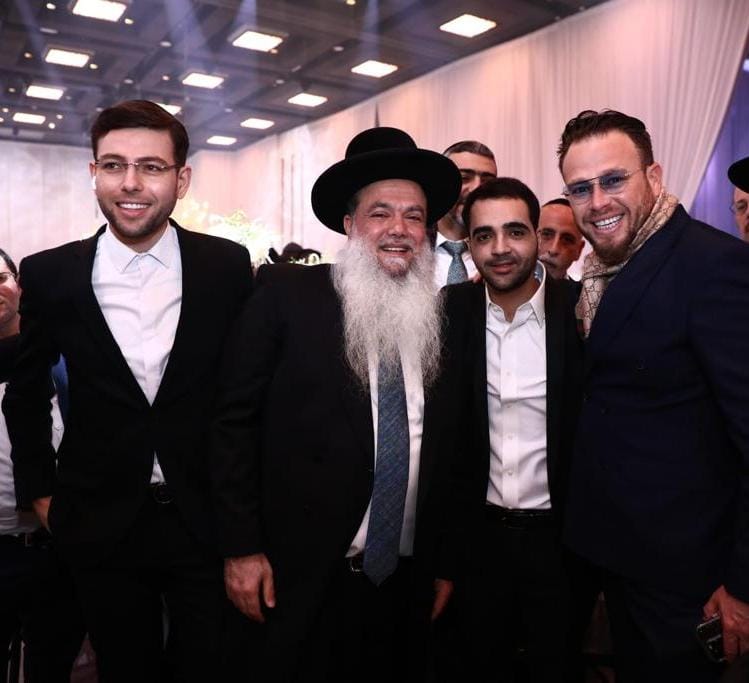 מזכה הרבים הרב יגאל כהן  חיתן את בתו הבכורה • תיעוד