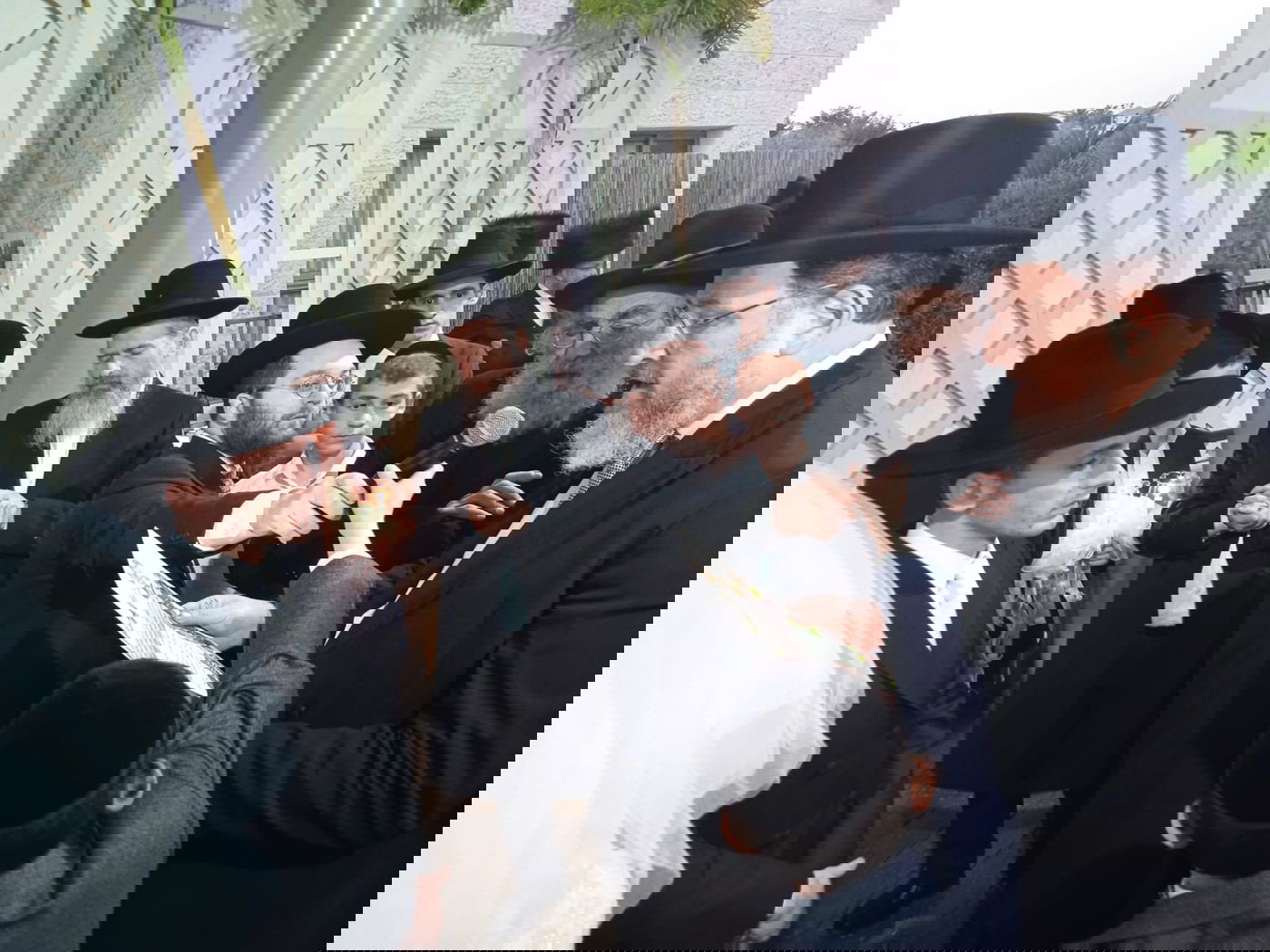 ראש הכולל החולה חיתן את בנו • תיעוד