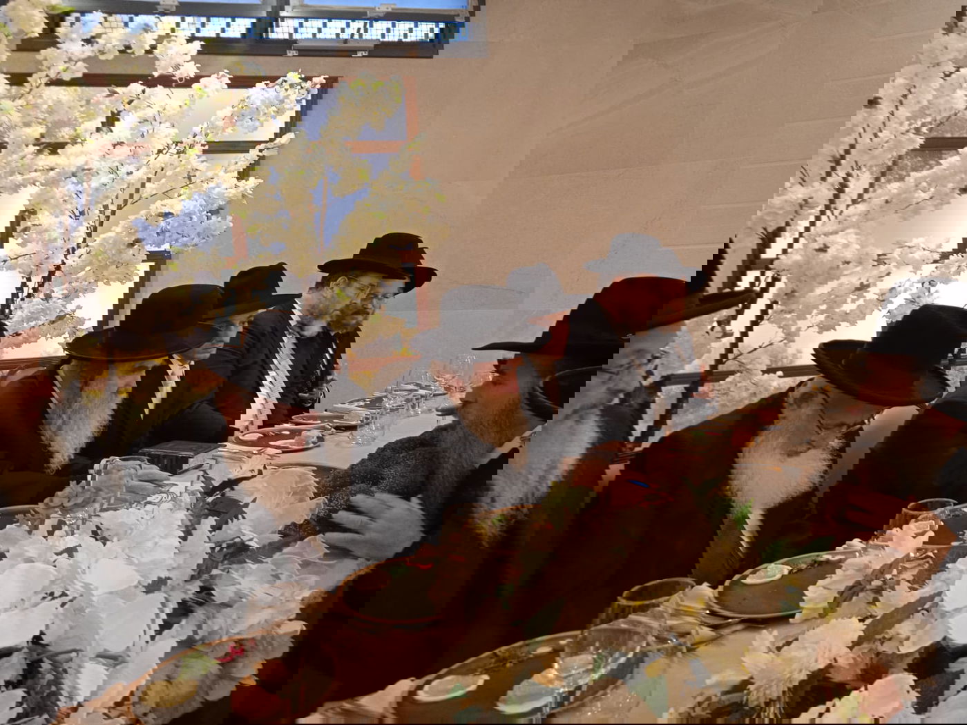 ראש הכולל החולה חיתן את בנו • תיעוד