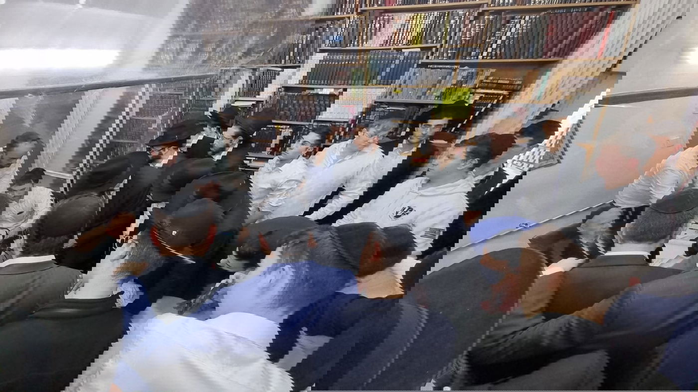 בישיבת "בית דוד" חגגו הכנסת ספר תורה