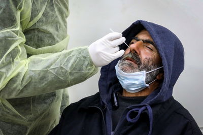 עשרות אלפי מאומתים - מאתמול; ירידה בחולים הקשים