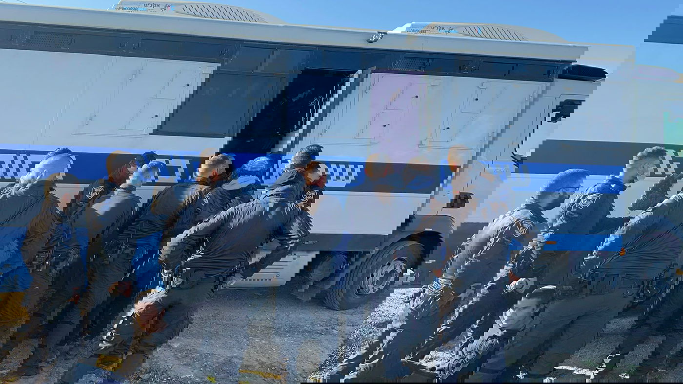 שעות לאחר שהוקם: היישוב בנגב - פונה