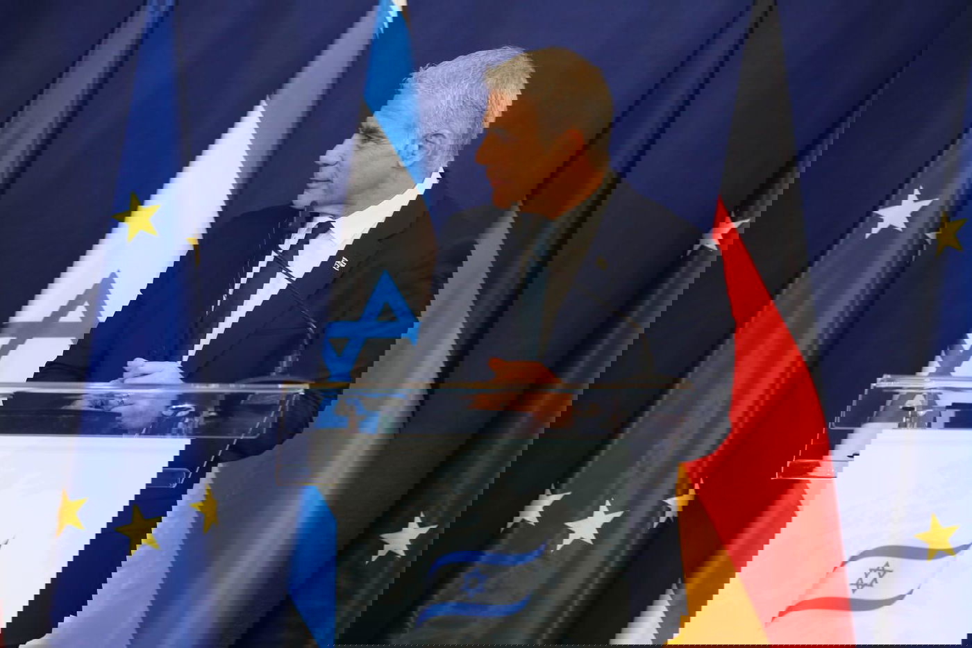 "לא מתכחשים לעבר"; לפיד דיבר בגרמניה