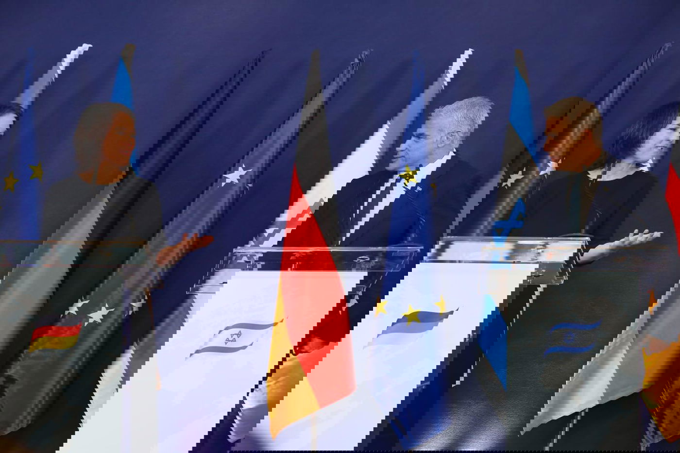 "לא מתכחשים לעבר"; לפיד דיבר בגרמניה