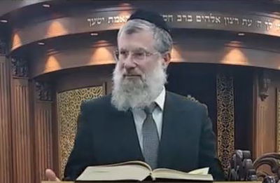 הרב אברהם יוסף שוורץ בשיעור על פרשת תצווה