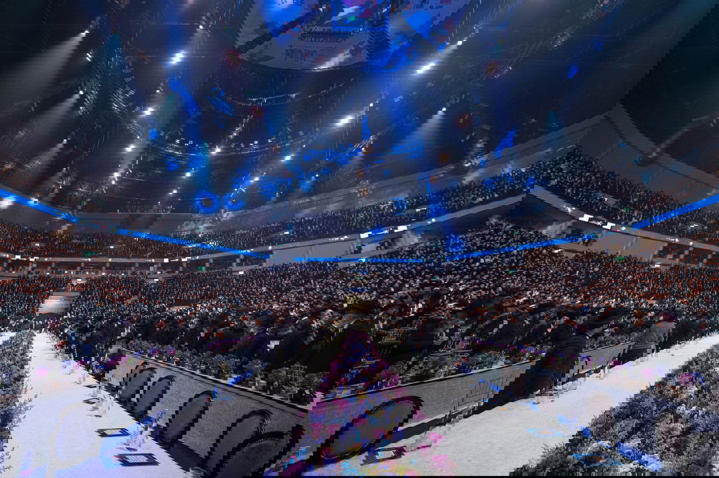 דרשו ה' ועוזו: רבבות חגגו את סיום 'הדף היומי בהלכה'; צפו