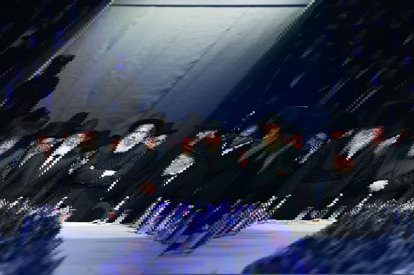 דרשו ה' ועוזו: רבבות חגגו את סיום 'הדף היומי בהלכה'; צפו