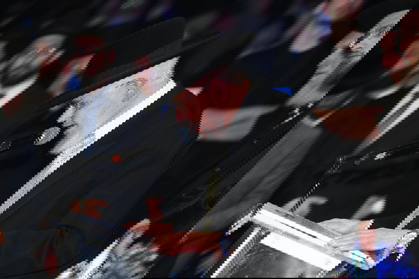 דרשו ה' ועוזו: רבבות חגגו את סיום 'הדף היומי בהלכה'; צפו