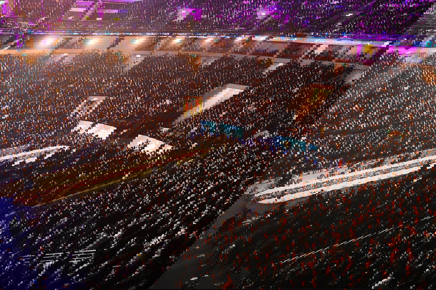 דרשו ה' ועוזו: רבבות חגגו את סיום 'הדף היומי בהלכה'; צפו