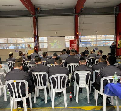 20 מתנדבים חרדים סיימו קורס כיבוי והצלה