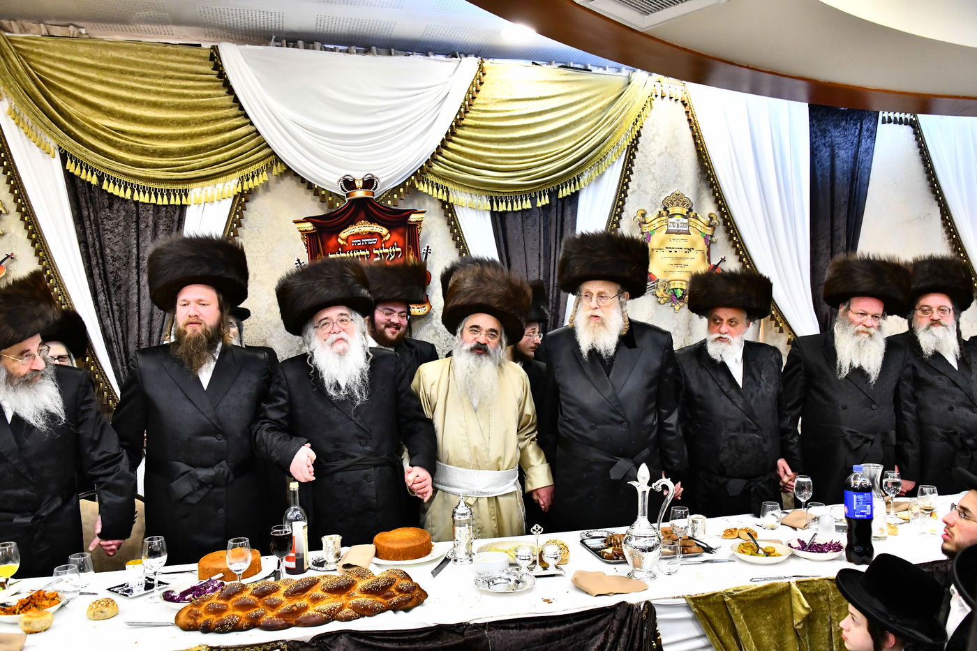 תיעוד: שמחת החתונה לנכדת האדמו"ר מלעלוב י-ם