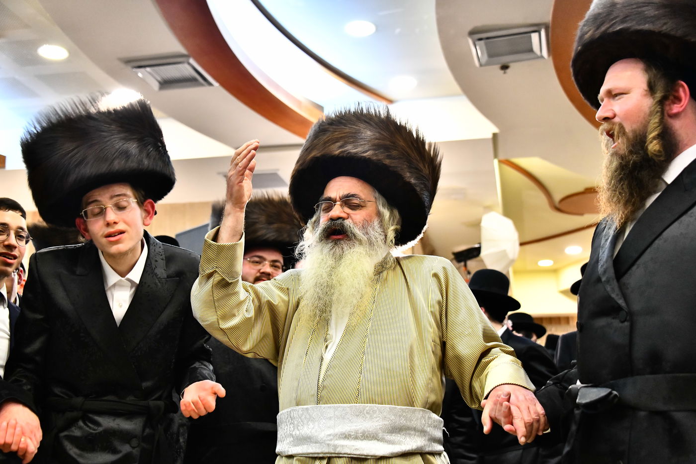 תיעוד: שמחת החתונה לנכדת האדמו"ר מלעלוב י-ם