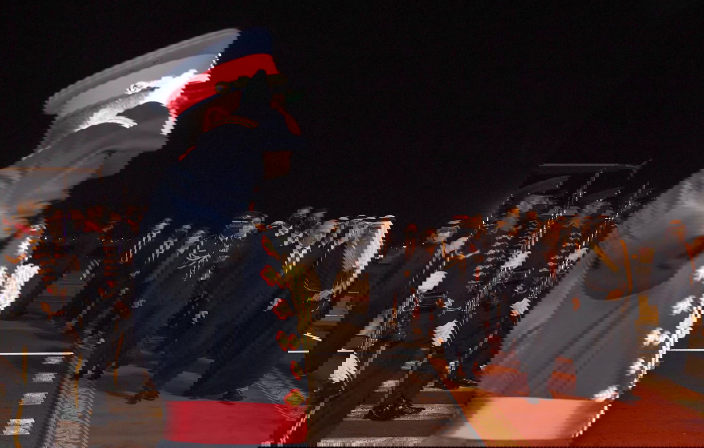 ראש הממשלה נחת בבחריין בביקור רשמי