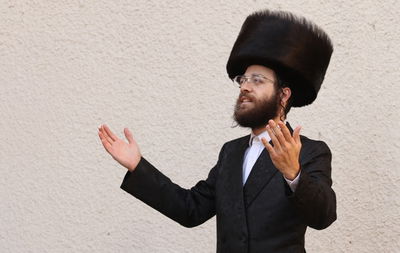 מנדי מילר בסינגל בכורה: "המחכים"