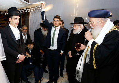 ידוענים, רבנים ואישי ציבור בחתונת נכד הרב מאזוז