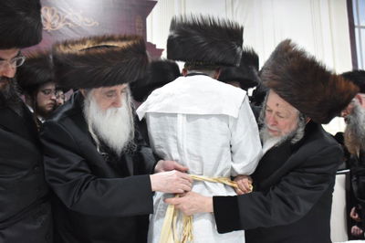 שמחת החתונה בחצרות מכנובקא בעלזא - סטראפקוב