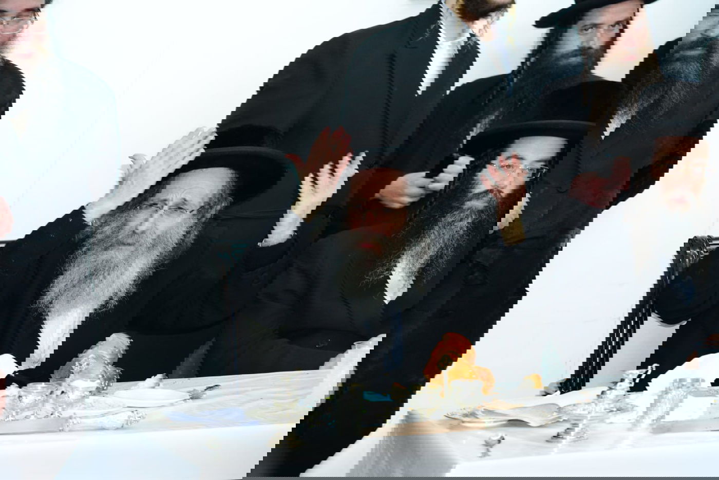 המשפיע רבי אלימלך בידרמן חגג 'פורים קטן' בצאנז