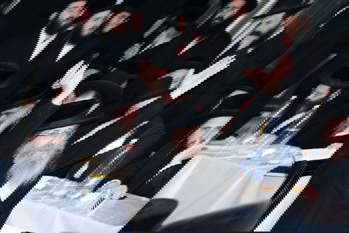 המשפיע רבי אלימלך בידרמן חגג 'פורים קטן' בצאנז