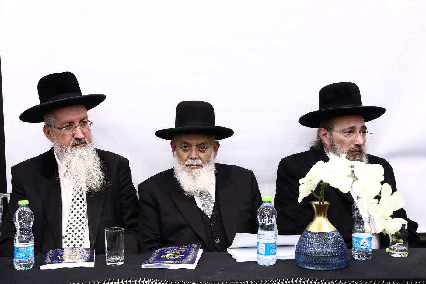 הראשל"צ והאדמו"ר: "רוצים לעקור את התורה"