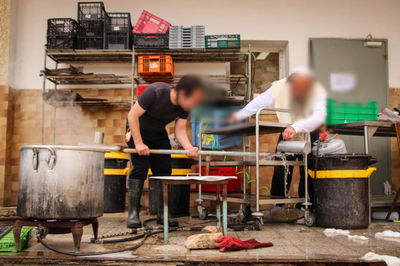 מטבח מוסדי; אילוסטרציה, למצולמים אין קשר לכתבה