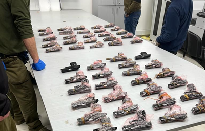 סוכלה הברחה של 50 אקדחים לתוך ישראל