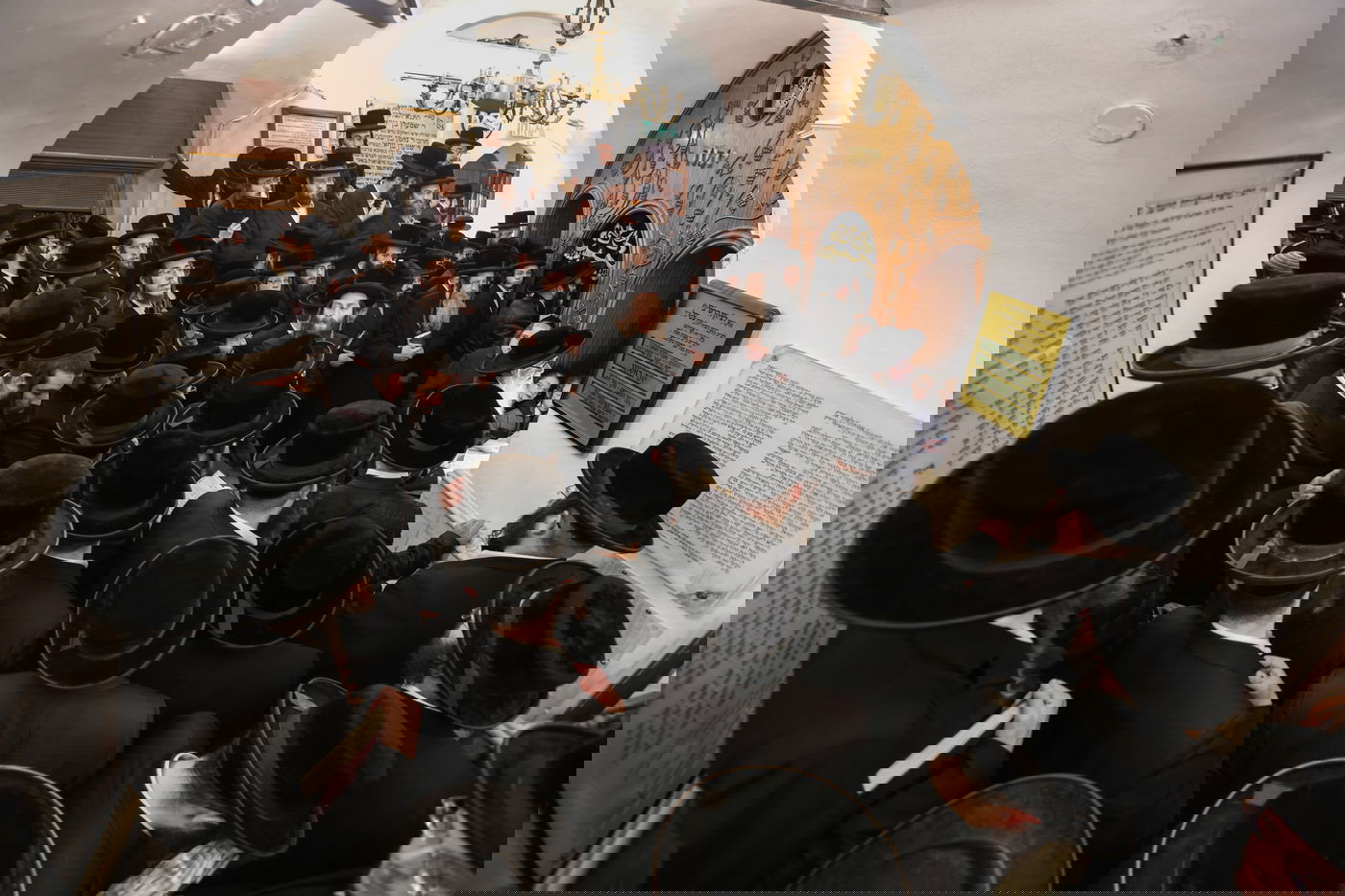 לקראת החתונה: הרבי מצאנז התפלל בציון הרשב"י