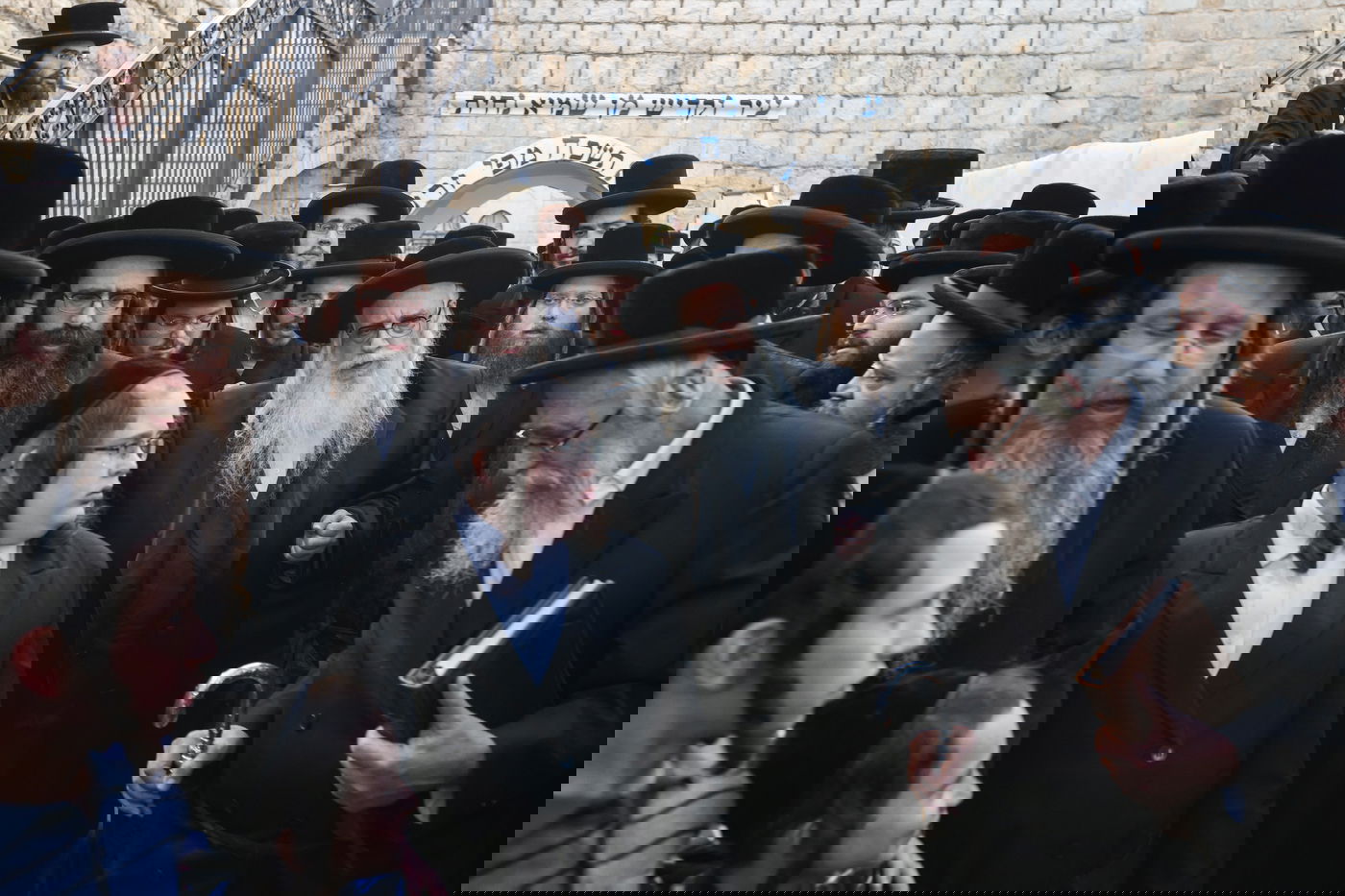 לקראת החתונה: הרבי מצאנז התפלל בציון הרשב"י