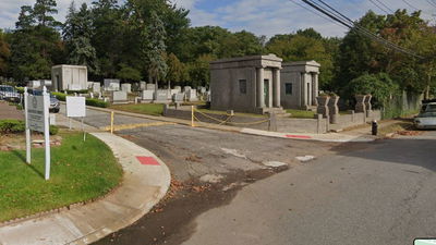 הכניסה לבית העלמין 'ברון הירש'