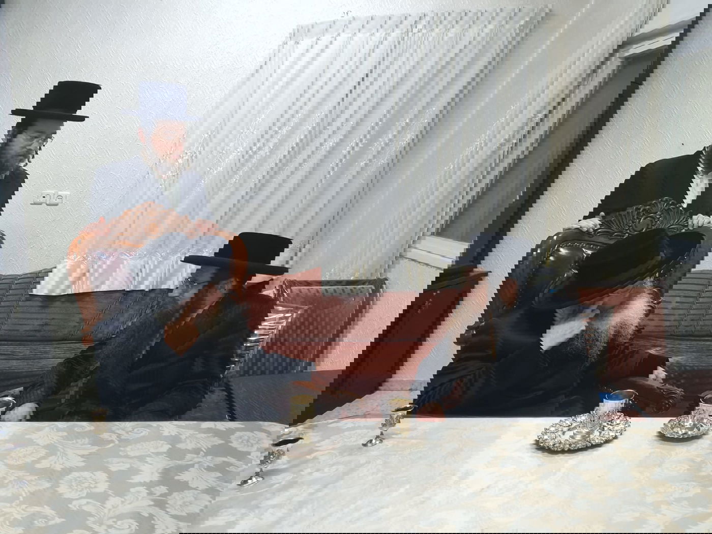 הרבי מקרעטשניף קרית גת ביקר את אחיו שבירך את ה'הויז בחור'