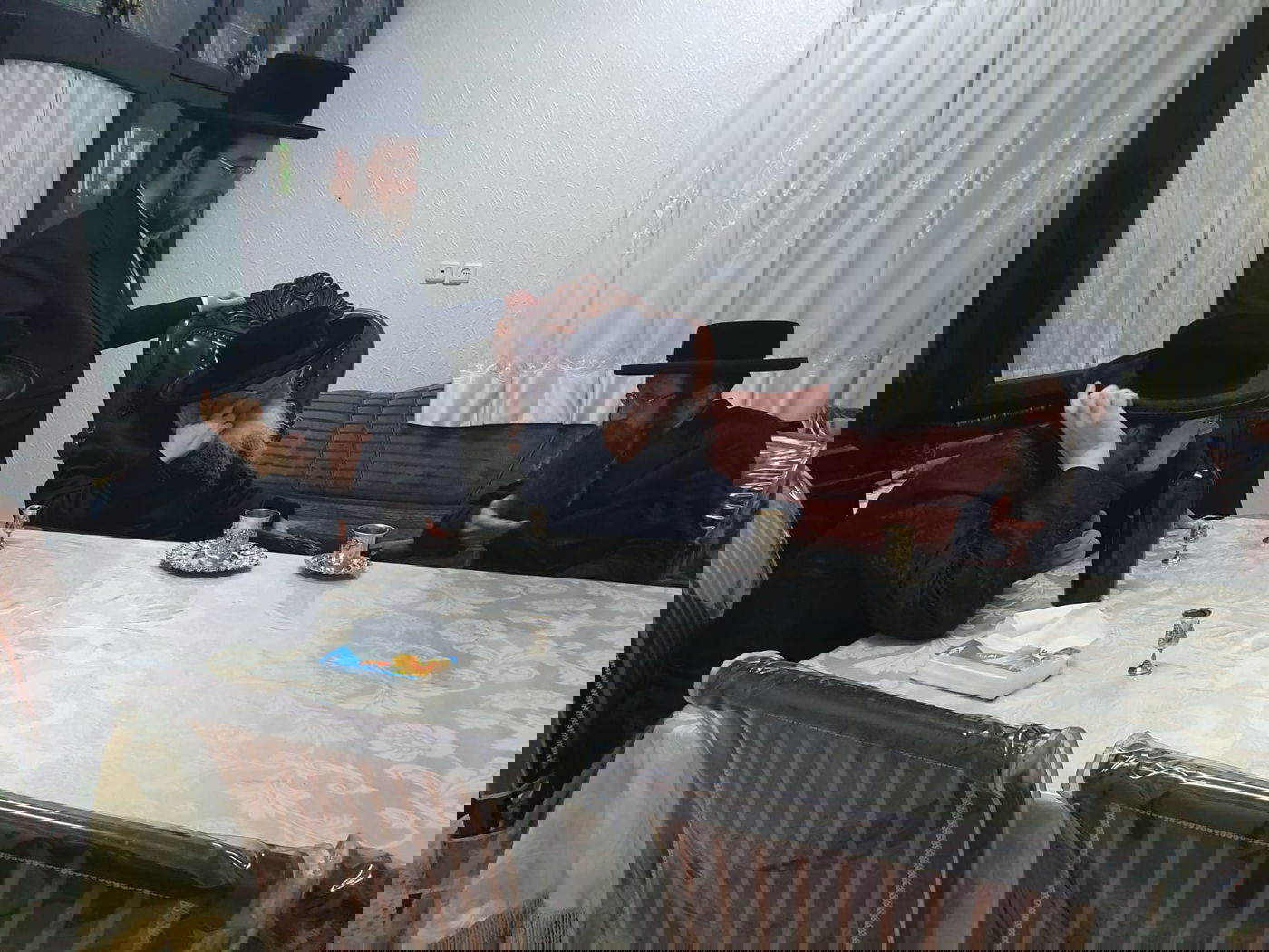 הרבי מקרעטשניף קרית גת ביקר את אחיו שבירך את ה'הויז בחור'