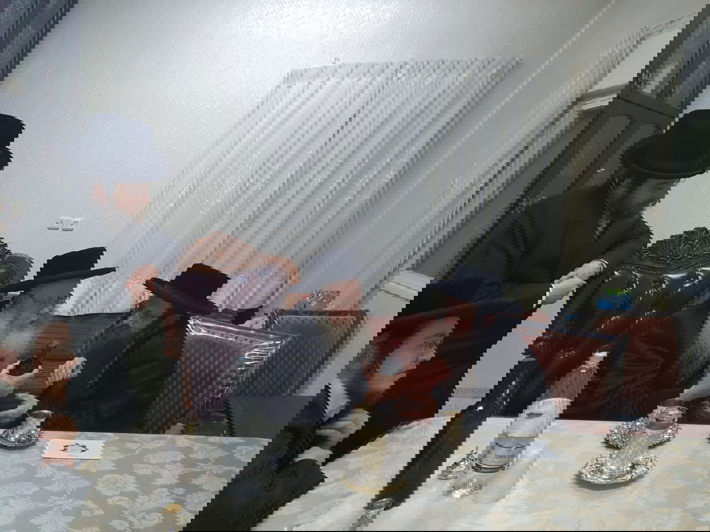 הרבי מקרעטשניף קרית גת ביקר את אחיו שבירך את ה'הויז בחור'