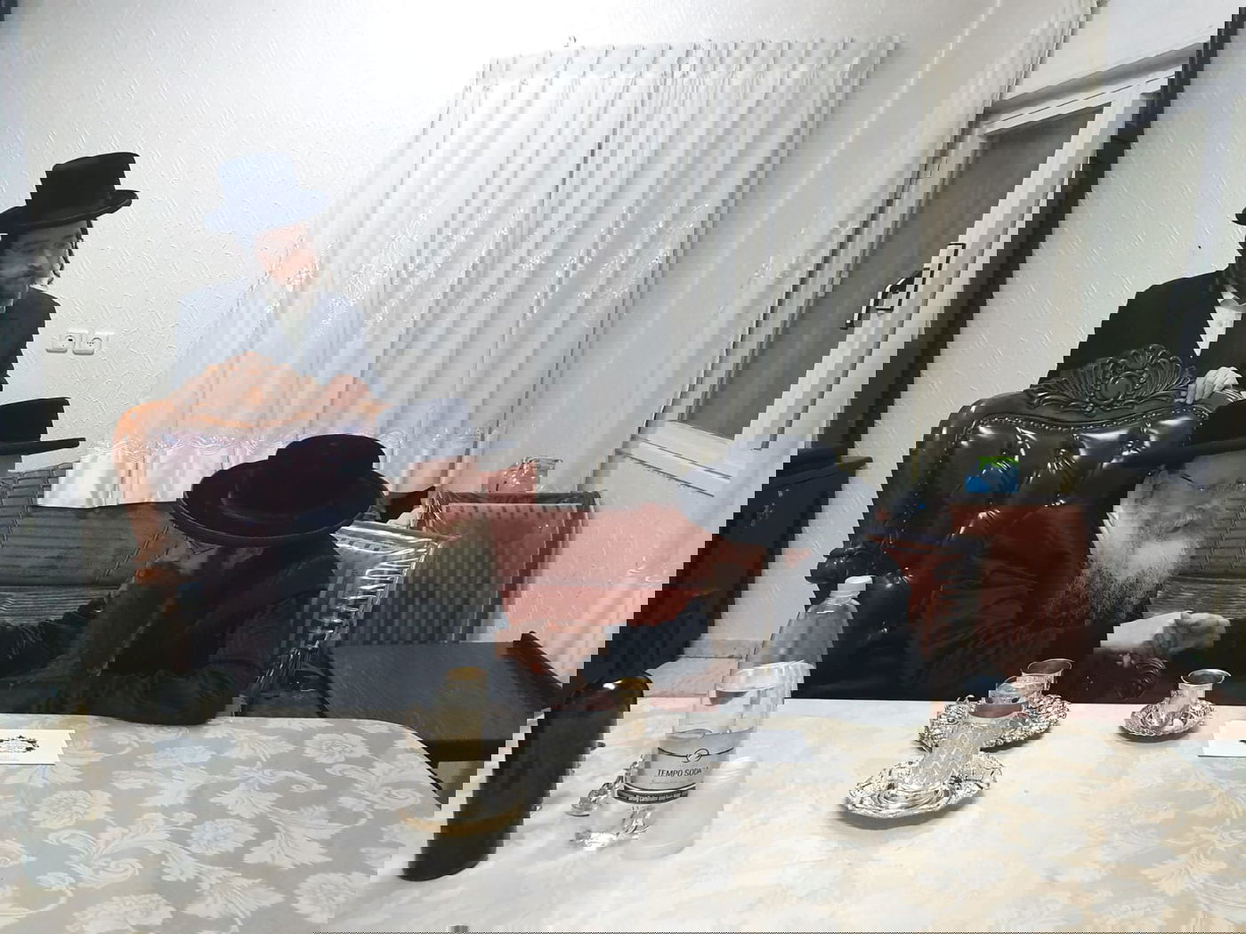 הרבי מקרעטשניף קרית גת ביקר את אחיו שבירך את ה'הויז בחור'