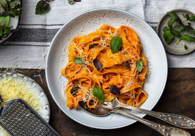 פסטה ברוטב עגבניות עם וודקה ושמנת