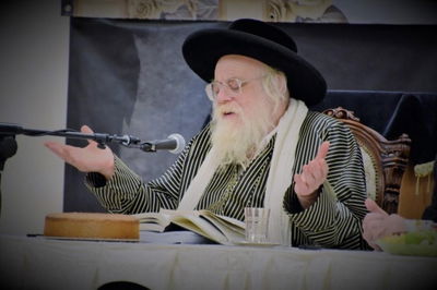 האדמו"ר מתולדות אהרן