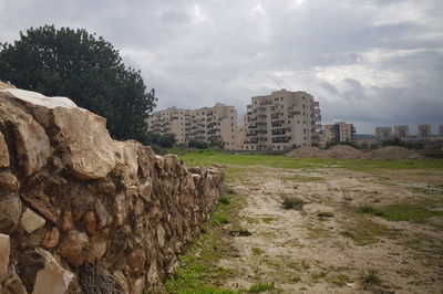 העיר עתיקה 'תֵּל יַרְמוּת' מזמן יהושע בין נון בסמיכות לשכונות החדשות בבית שמש