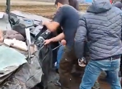 צפו: הנגמ"ש רמס את הרכב, אך הנהג שרד