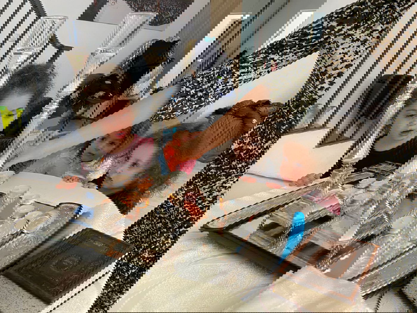 הדלקת נרות בכפר הפליטים אנטבקה