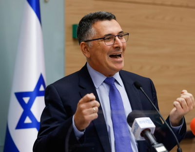 מזכיר הממשלה העיר - סער התנפל בצעקות