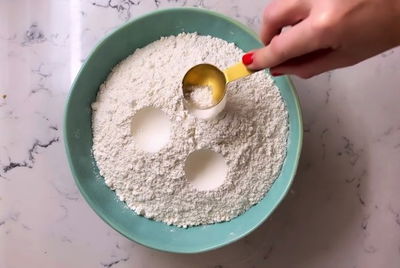 למדוד נוזלים למתכון בלי ללכלך כפיות