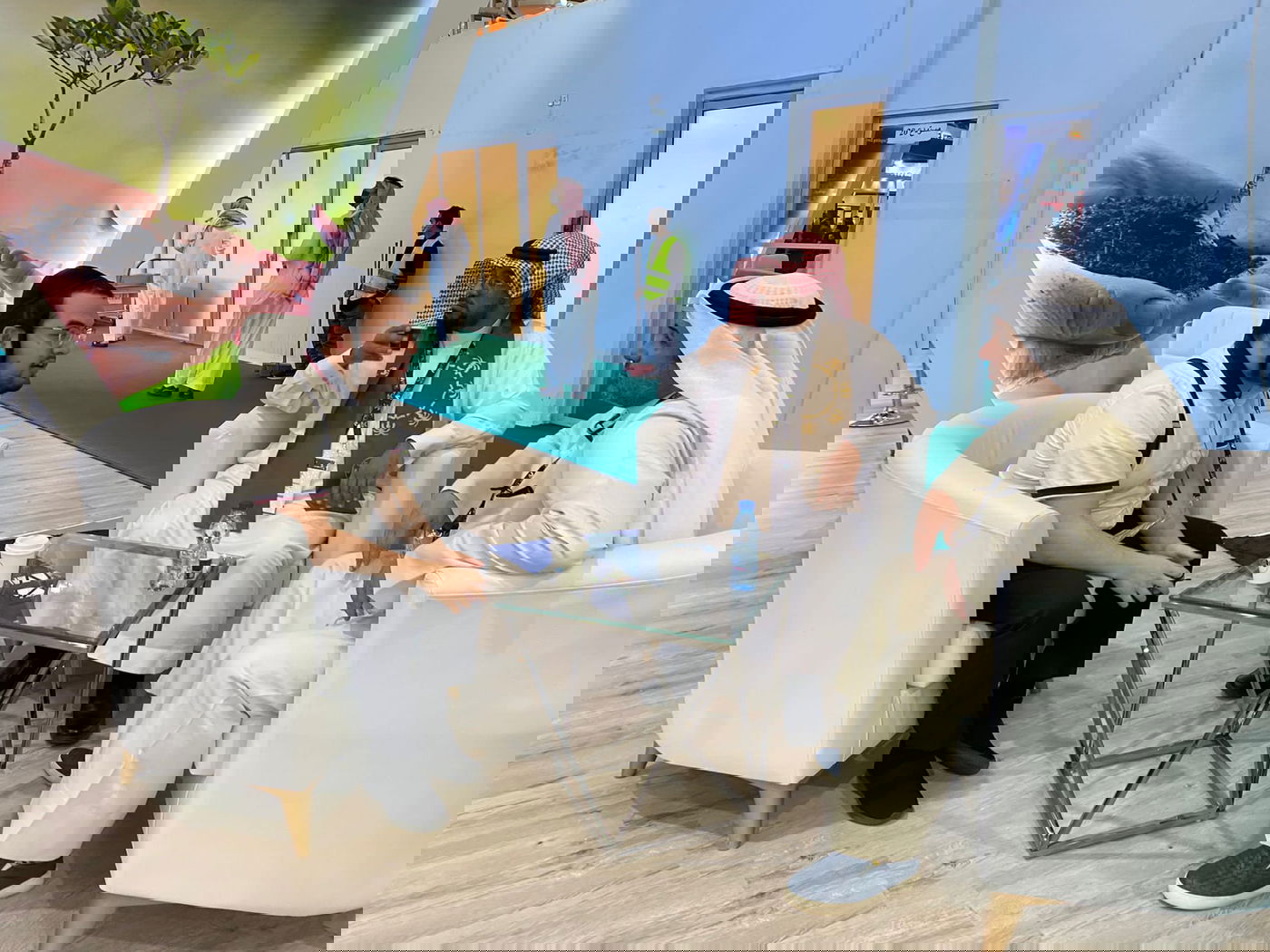 תיעוד: העסקן החרדי ביקר את הבלוגר הסעודי