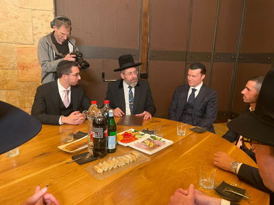 אוהד מושקוביץ חיתן את בנו - וריגש בחופה