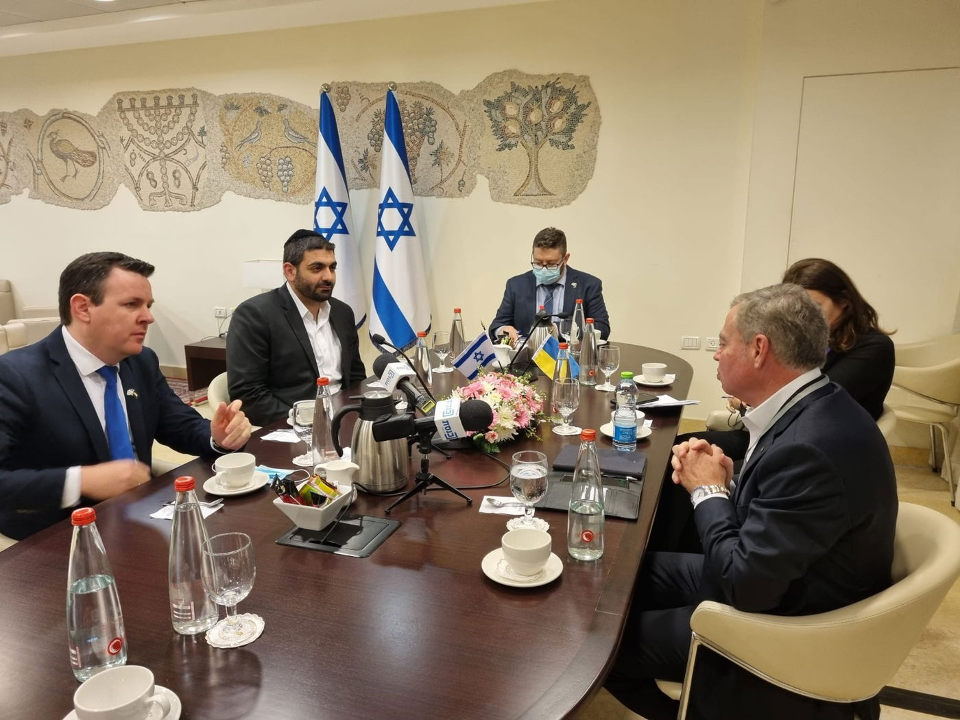 השגריר נפגש עם הח"כים, אתמול