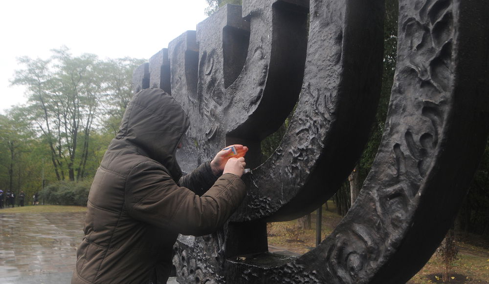 אתר ההנצחה באבי יאר. ארכיון