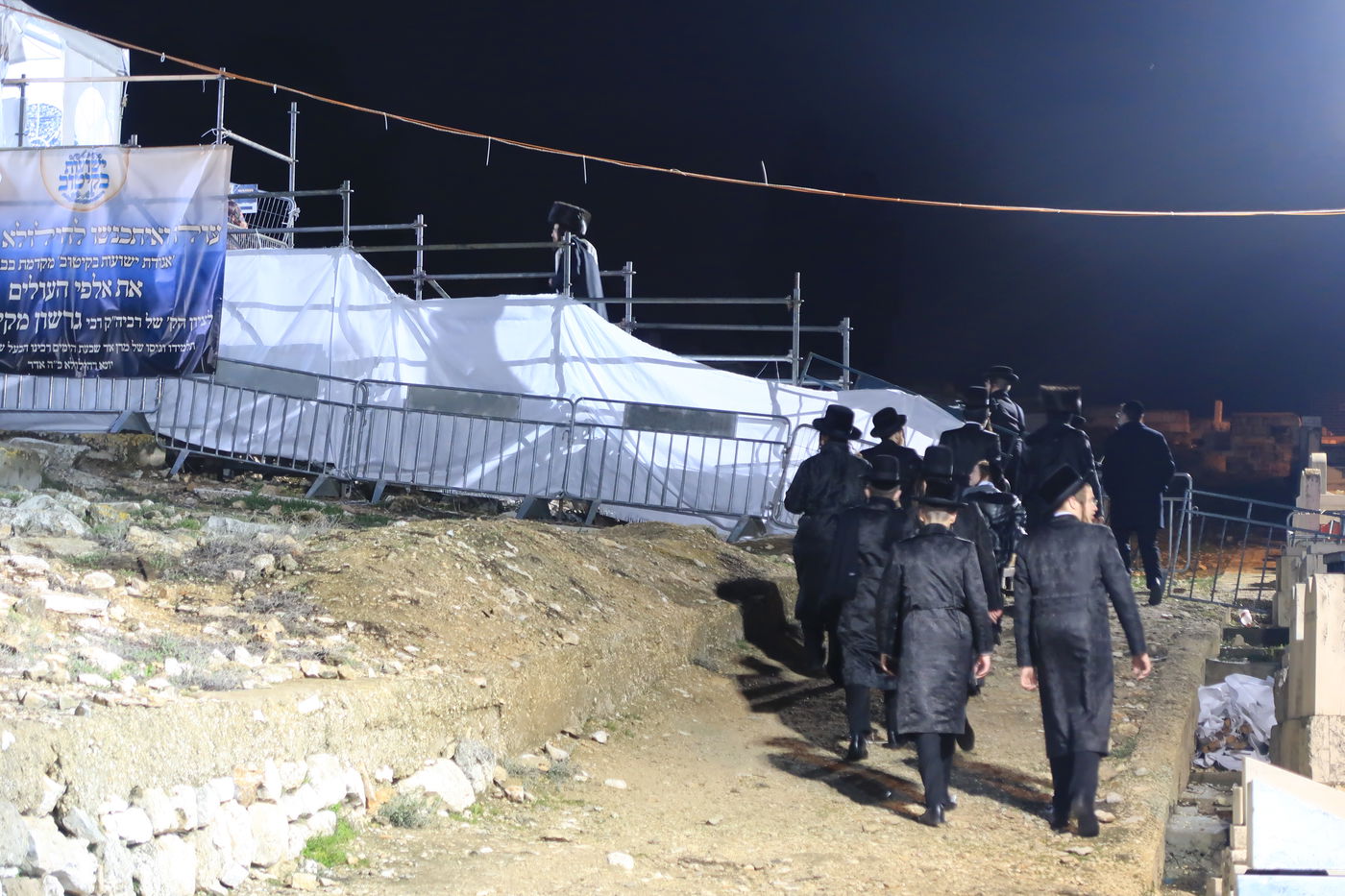 המונים בהילולת הרה"ק רבי אברהם גרשון מקיטוב זיע"א