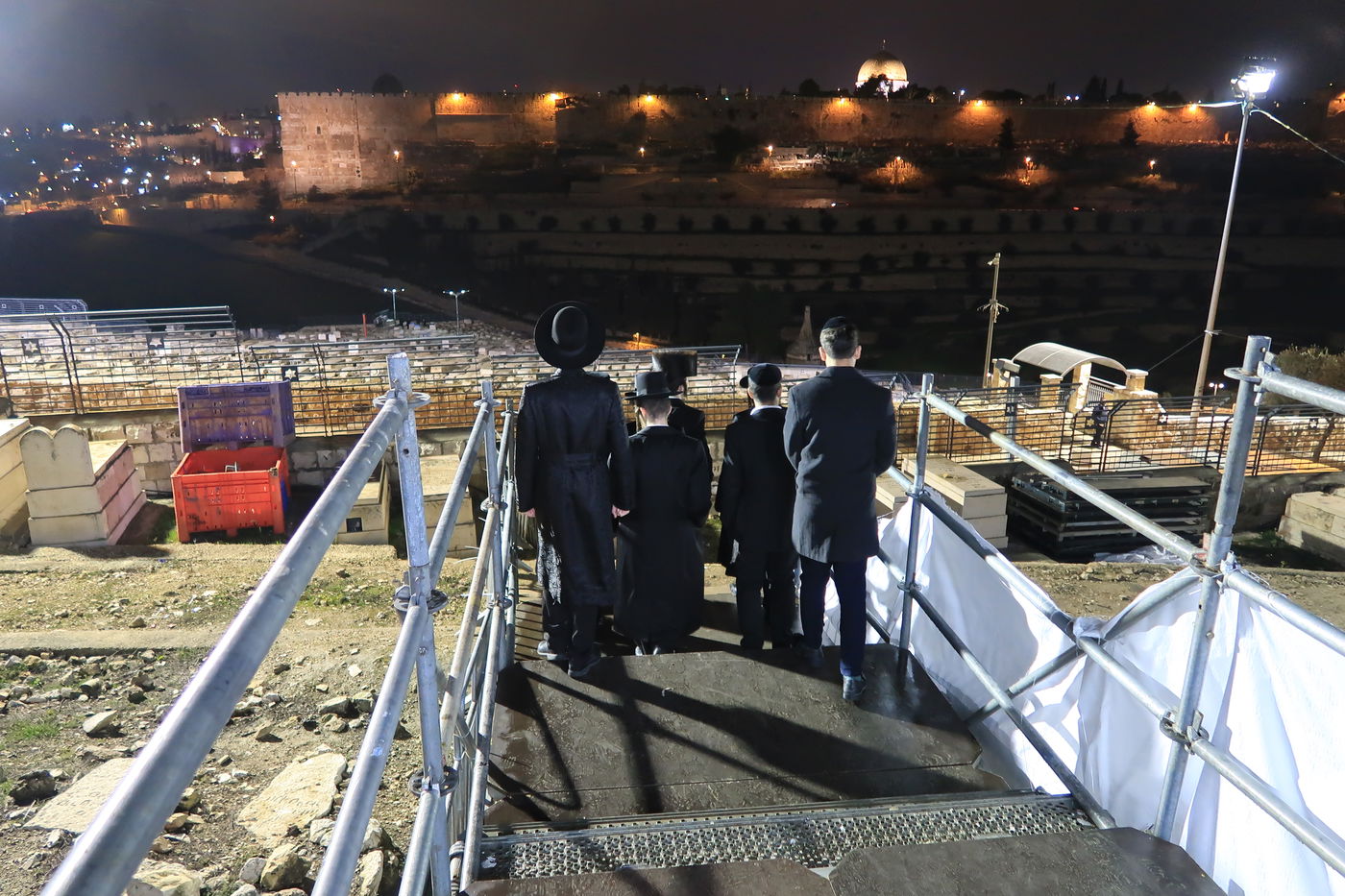 המונים בהילולת הרה"ק רבי אברהם גרשון מקיטוב זיע"א